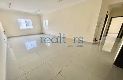 Apartment - 2 Bedrooms - 2 Bathrooms for rent in Bin Omran 35 - Fereej Bin Omran - Doha