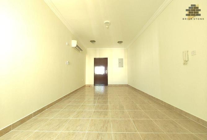 966425 - Property Image 2