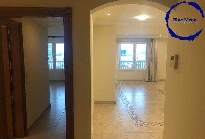 981326 - Property Image 2