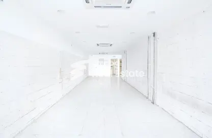 Shop - Studio - 1 Bathroom for rent in B-Ring Road - B-Ring Road - Doha