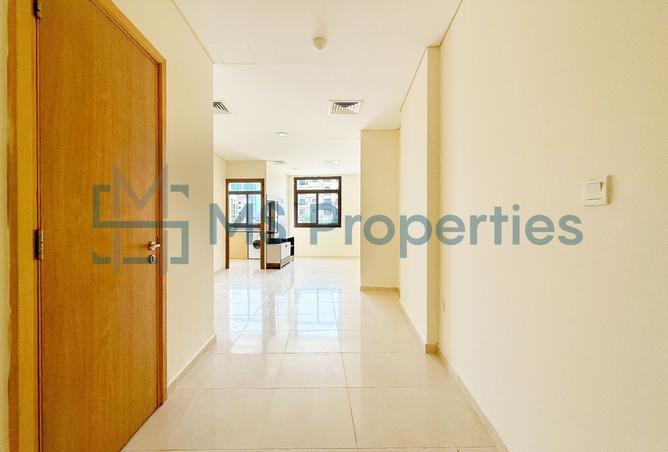 998792 - Property Image 2