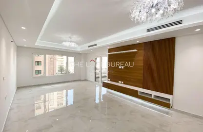 Apartment - 2 Bedrooms - 3 Bathrooms for sale in West Porto Drive - Porto Arabia - The Pearl Island - Doha