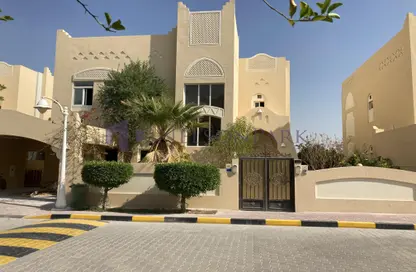 فيلا - 3 غرف نوم - 4 حمامات للايجار في الوعب - الدوحة
