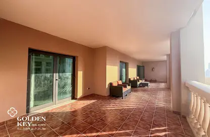 Apartment - 2 Bedrooms - 3 Bathrooms for rent in West Porto Drive - Porto Arabia - The Pearl Island - Doha
