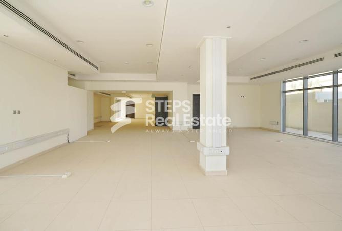 984558 - Property Image 2