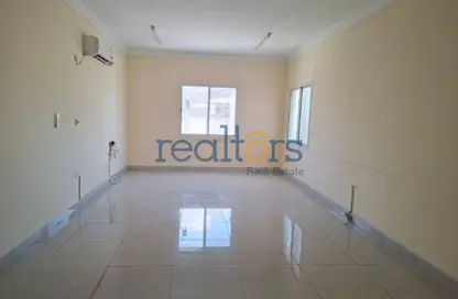 Apartment - 2 Bedrooms - 2 Bathrooms for rent in Bin Omran 28 - Fereej Bin Omran - Doha