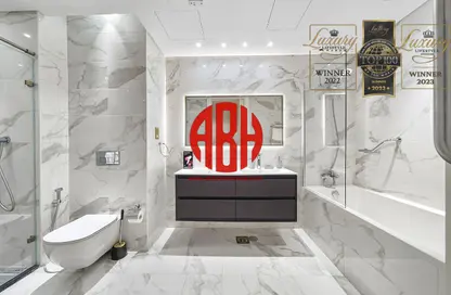 Apartment - 2 Bedrooms - 3 Bathrooms for rent in Gewan Island - The Pearl Island - Doha