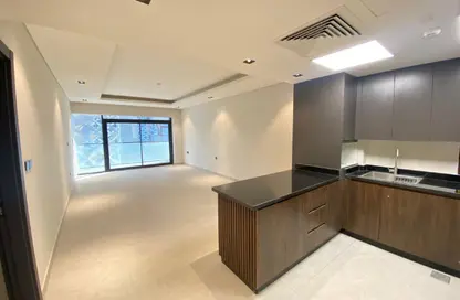 شقة - غرفة نوم - 2 حمامات للايجار في عرض البوليفارد - مدينة الياسمين - الوسيل شقة - غرفة نوم - 2 حمامات للايجار في عرض البوليفارد - مدينة الياسمين - الوسيل