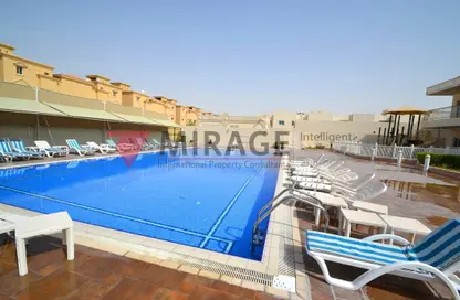 صورة لـ حوض سباحة فيلا - 3 غرف نوم - 4 حمامات للايجار في عين خالد - عين خالد - الدوحة ، صورة رقم 1