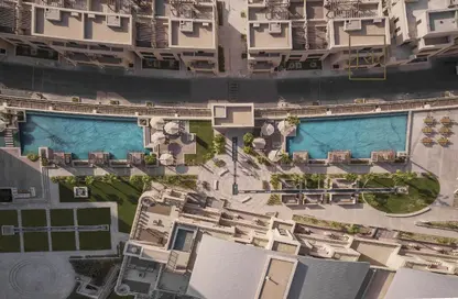 صورة لـ حوض سباحة شقة - 2 غرف نوم - 3 حمامات للايجار في ابراج باي - منطقة الأبراج - جزيرة اللؤلؤة - الدوحة ، صورة رقم 1
