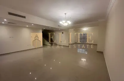 Villa - 4 Bedrooms - 5 Bathrooms for rent in 22-Villas Compound - Ain Khaled - Doha