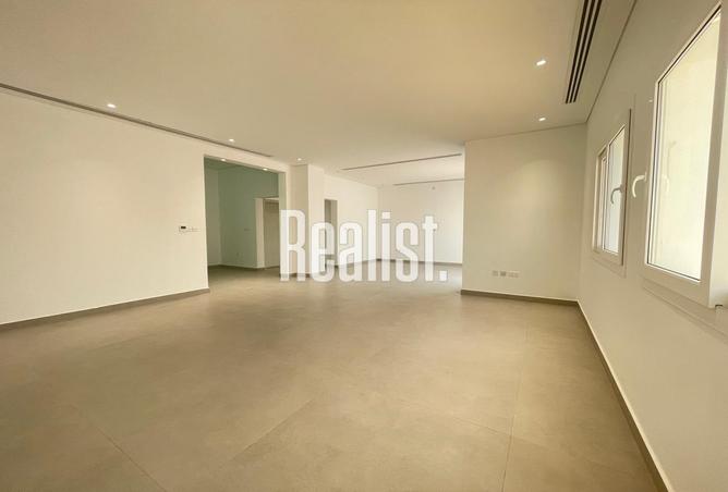 935188 - Property Image 2