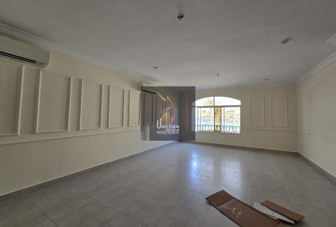 963160 - Property Image 2