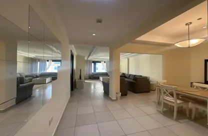 Apartment - 1 Bedroom - 2 Bathrooms for rent in The Pearl Island - Doha