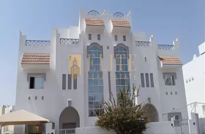 فيلا - 4 غرف نوم - 5 حمامات للايجار في فلل عين خالد - عين خالد - الدوحة