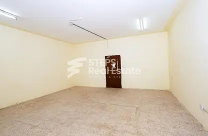 Labor Camp - Studio - 7+ Bathrooms for rent in Industrial Area 4 - Industrial Area - Industrial Area - Doha