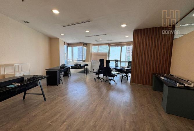 998987 - Property Image 2