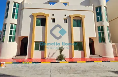 مجمع سكني - 5 غرف نوم - 4 حمامات للايجار في شارع ام السنيم - عين خالد - الدوحة