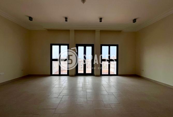 893293 - Property Image 2