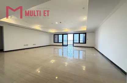 شقة - 3 غرف نوم - 4 حمامات للايجار في طريق بورتو الشرقي - بورتو أرابيا - جزيرة اللؤلؤة - الدوحة