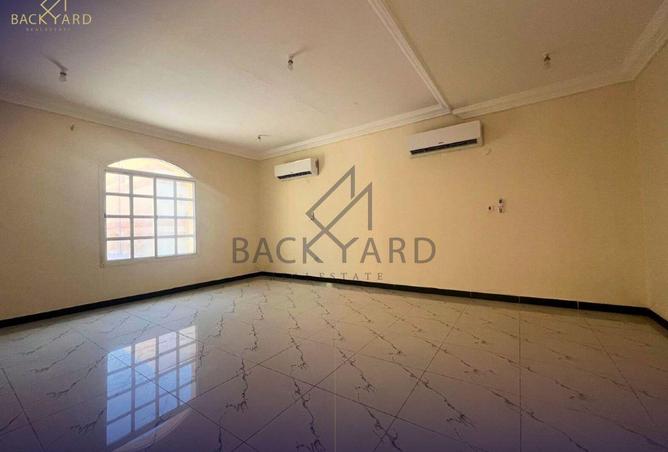 924062 - Property Image 2