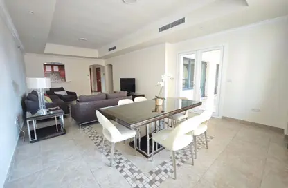 شقة - 2 غرف نوم - 3 حمامات للايجار في برج 10 - بورتو أرابيا - جزيرة اللؤلؤة - الدوحة