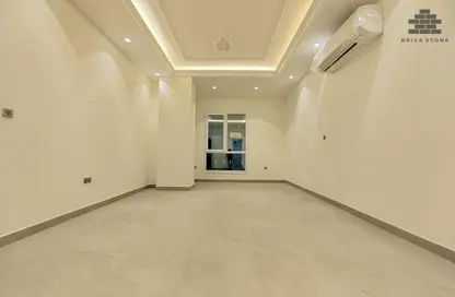 Apartment - 3 Bedrooms - 3 Bathrooms for rent in Al Nasr Street - Al Nasr - Doha