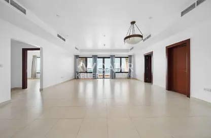 شقة - 3 غرف نوم - 3 حمامات للايجار في طريق بورتو الغربي - بورتو أرابيا - جزيرة اللؤلؤة - الدوحة شقة - 3 غرف نوم - 3 حمامات للايجار في طريق بورتو الغربي - بورتو أرابيا - جزيرة اللؤلؤة - الدوحة