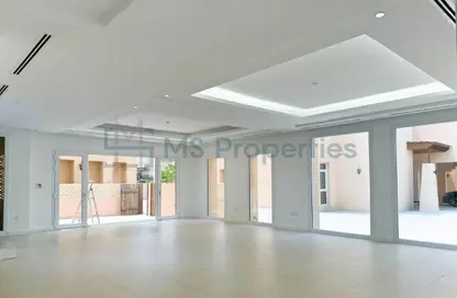 Villa - 4 Bedrooms - 5 Bathrooms for rent in West Bay Lagoon Villas - West Bay Lagoon - West Bay Lagoon - Doha