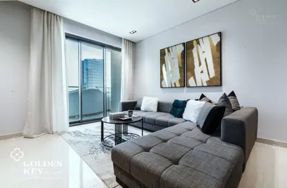 Living Room image for: Apartment - 1 Bedroom - 2 Bathrooms for sale in Marina Residences 195 - Marina District - Lusail, Image 1