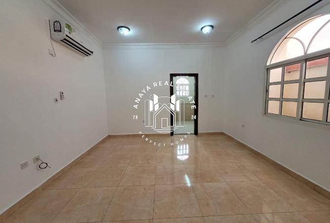 958893 - Property Image 2