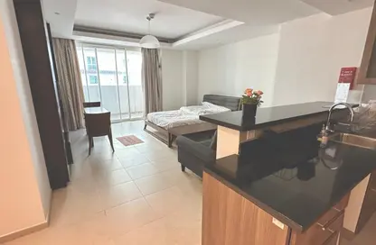 Apartment - Studio - 1 Bathroom for rent in Viva West - Viva Bahriyah - The Pearl Island - Doha