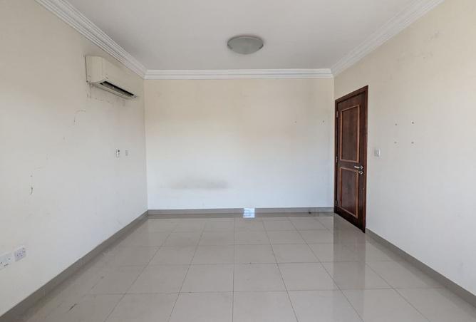 954708 - Property Image 3