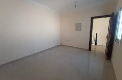 مجمع سكني - 6 غرف نوم - 4 حمامات للايجار في بوابة عين خالد - عين خالد - الدوحة