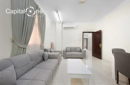 Apartment - 2 Bedrooms - 2 Bathrooms for rent in Asim Bin Omar Street - Al Mansoura - Doha