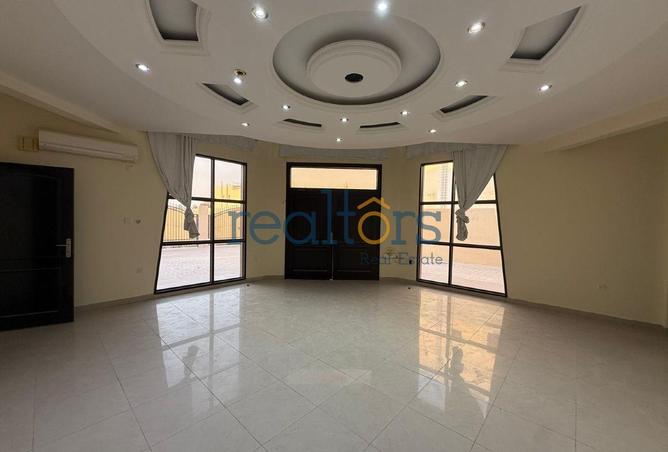 933952 - Property Image 3