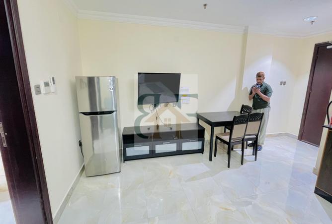 995627 - Property Image 2