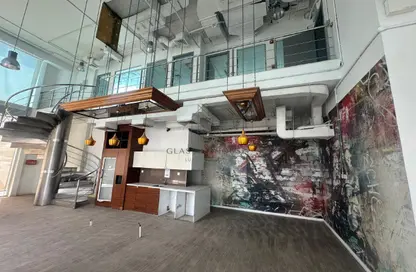 Whole Building - Studio - 6 Bathrooms for rent in Banks street - Musheireb - Doha