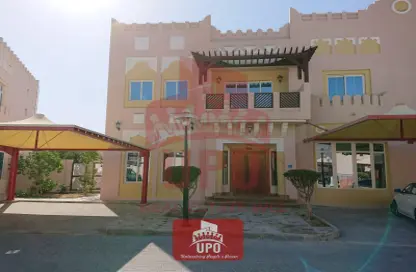 مجمع سكني - 4 غرف نوم - 6 حمامات للايجار في البوابة الغربية - بحيرة وست لاجون - الدوحة