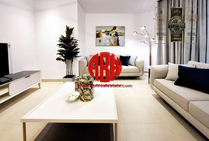 Apartment - 2 Bedrooms - 3 Bathrooms for rent in The Garden - Floresta Gardens - The Pearl Island - Doha