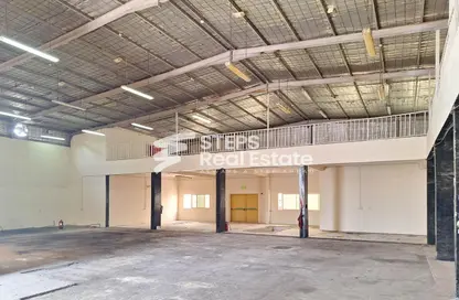 Warehouse - Studio for rent in Industrial Area 1 - Industrial Area - Doha