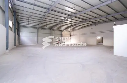 Warehouse - Studio - 2 Bathrooms for rent in East Industrial Street - Birkat Al Awamer - Al Wakra
