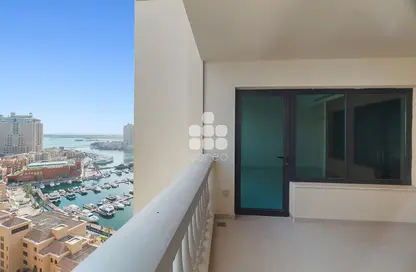Apartment - 2 Bedrooms - 3 Bathrooms for rent in Tower 23 - Porto Arabia - The Pearl Island - Doha