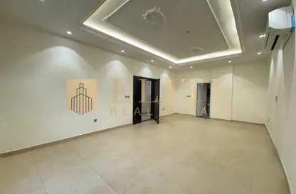 Apartment - 3 Bedrooms - 3 Bathrooms for rent in Al Nasr Street - Al Nasr - Doha