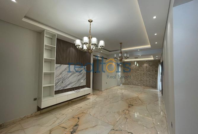 971018 - Property Image 2