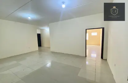 Empty Room image for: Compound - 5 Bedrooms - 4 Bathrooms for rent in Industrial Area 1 - Industrial Area - Doha, Image 1