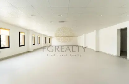 Shop - Studio - 3 Bathrooms for rent in Muraikh Tower - Ras Abu Aboud - Doha
