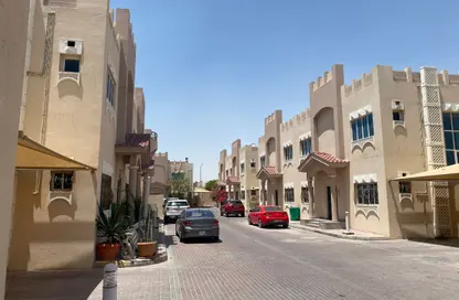 فيلا - 3 غرف نوم - 2 حمامات للايجار في فلل عين خالد - عين خالد - الدوحة