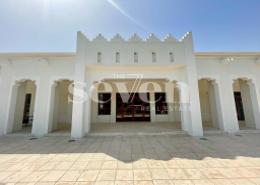 محل تجاري - 1 حمام للكراء في شارع الكورنيش - شارع الكورنيش - الدوحة