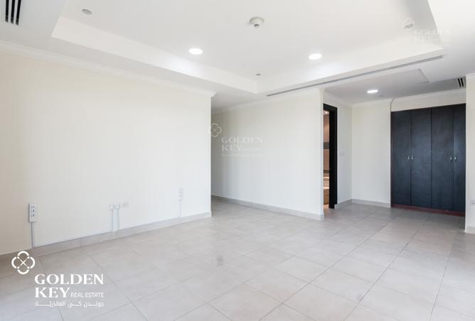 985587 - Property Image 3